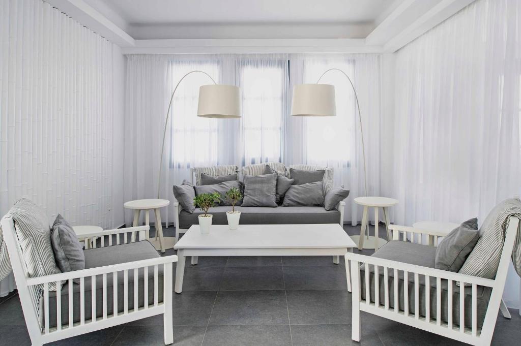 Acroterra Rosa Luxury Suites & Spa Akrotírion Buitenkant foto